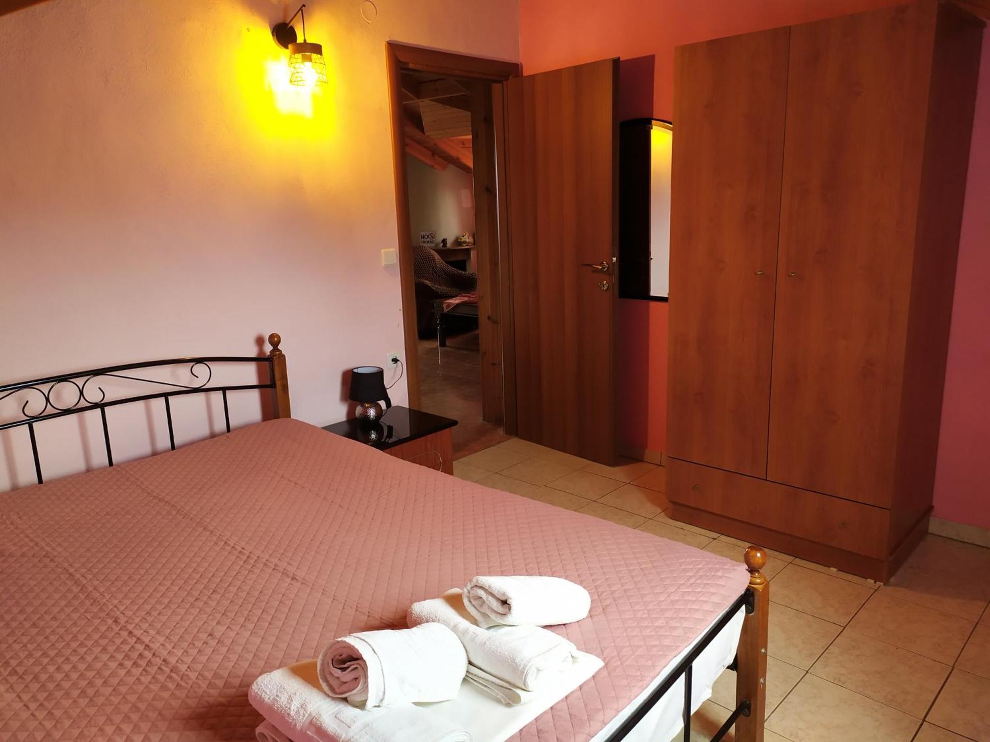 Noufara Apartments Nea Mesagkala Ngoại thất bức ảnh