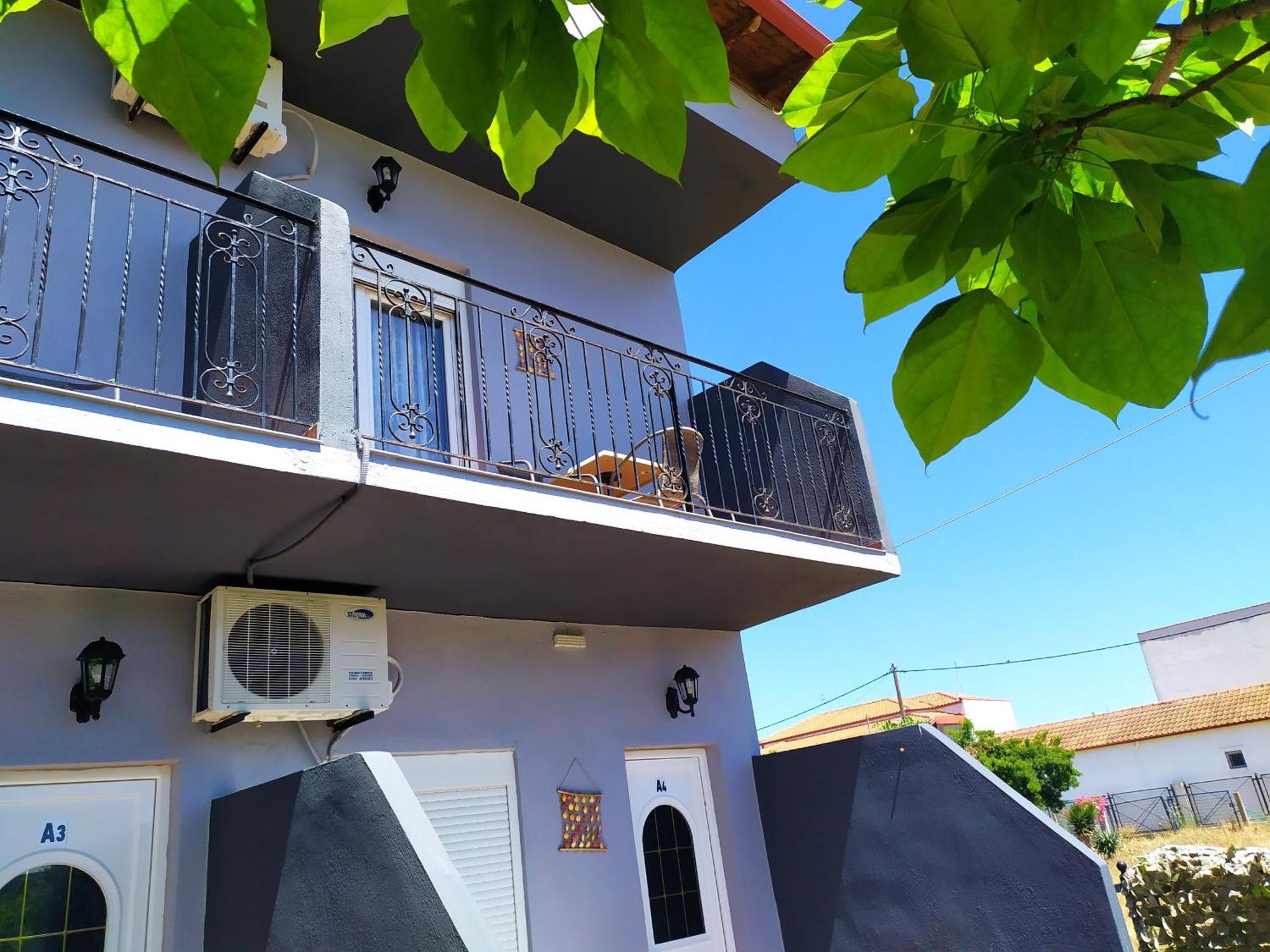Noufara Apartments Nea Mesagkala Phòng bức ảnh