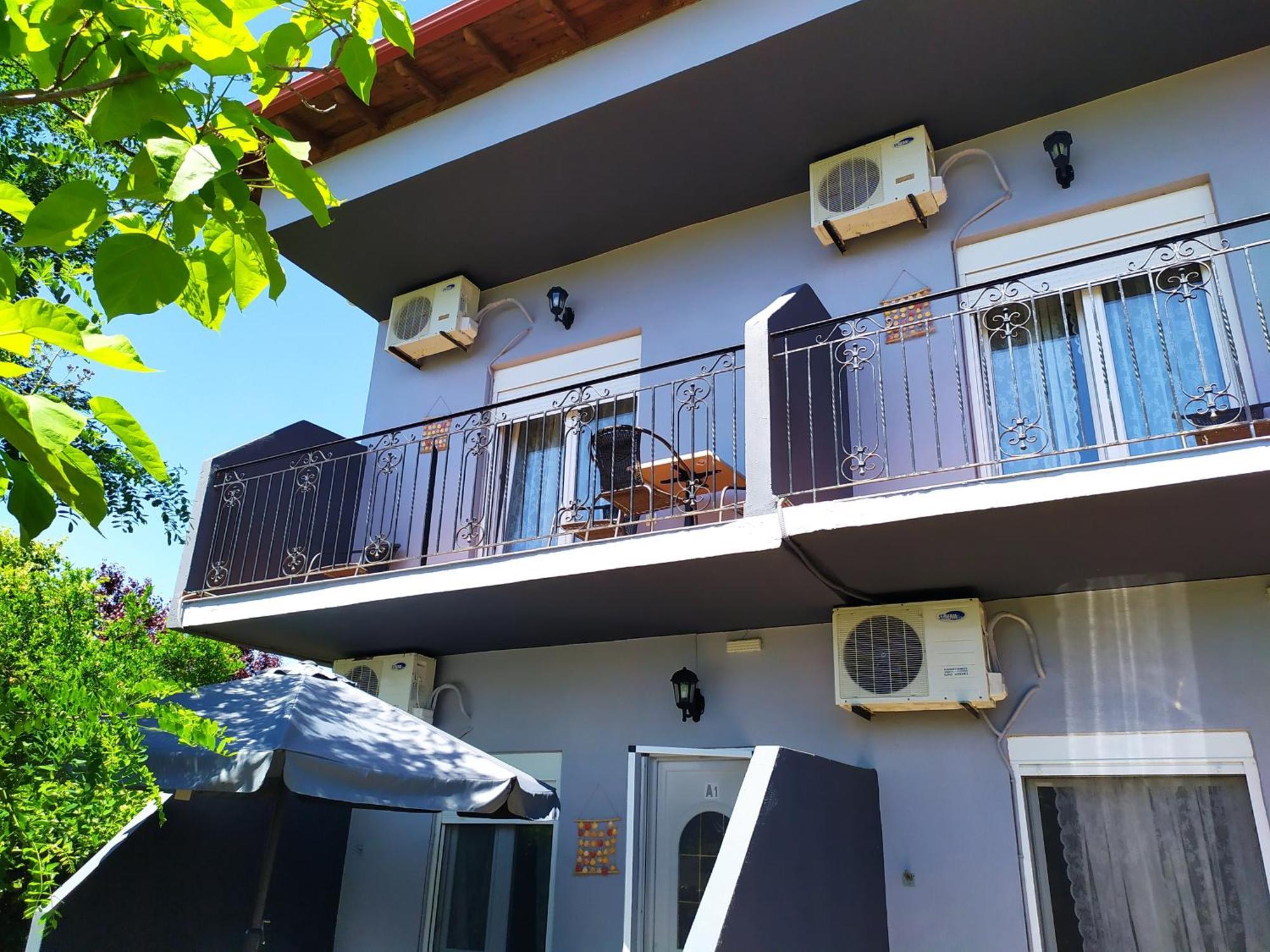 Noufara Apartments Nea Mesagkala Phòng bức ảnh