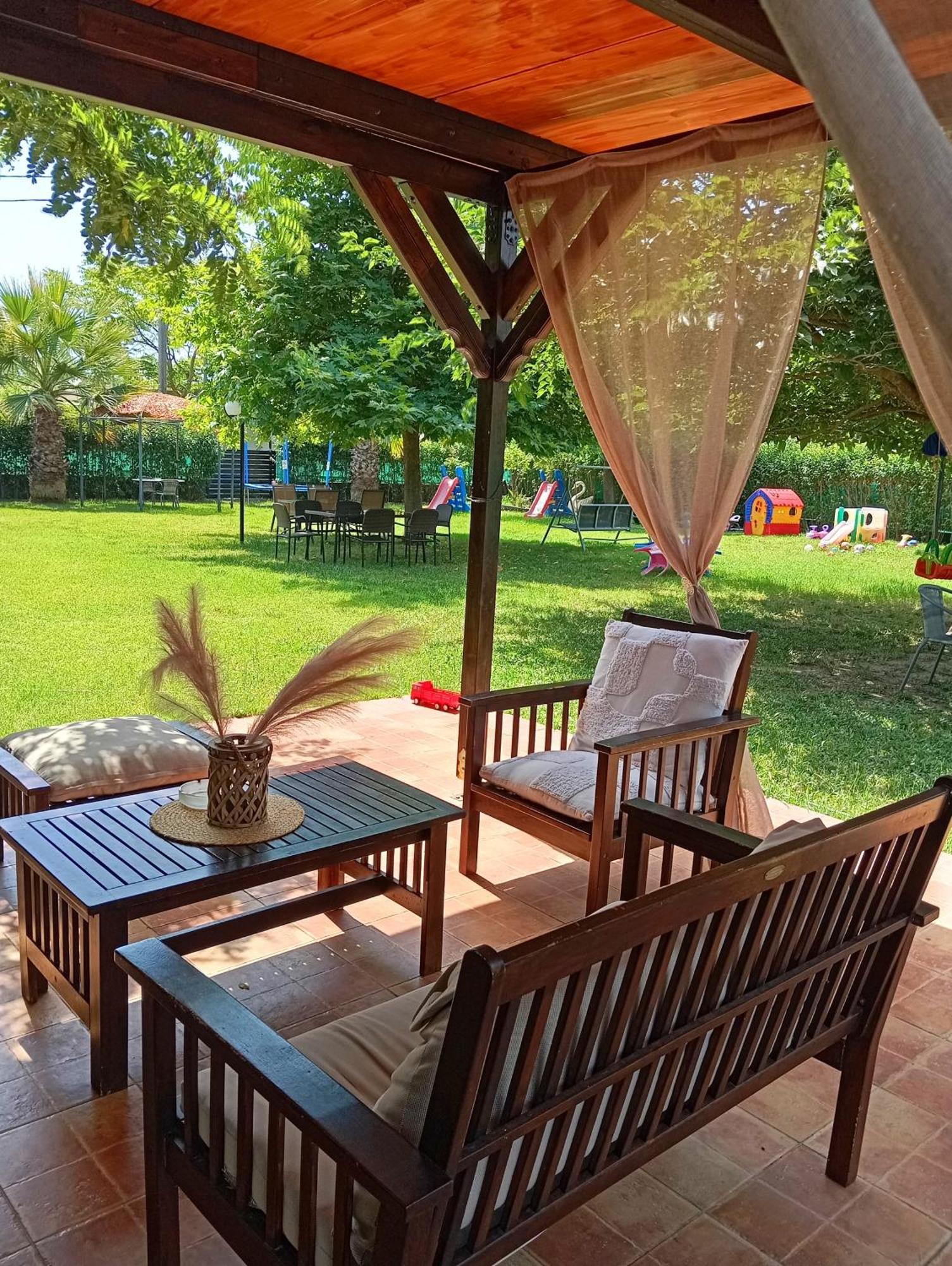 Noufara Apartments Nea Mesagkala Ngoại thất bức ảnh