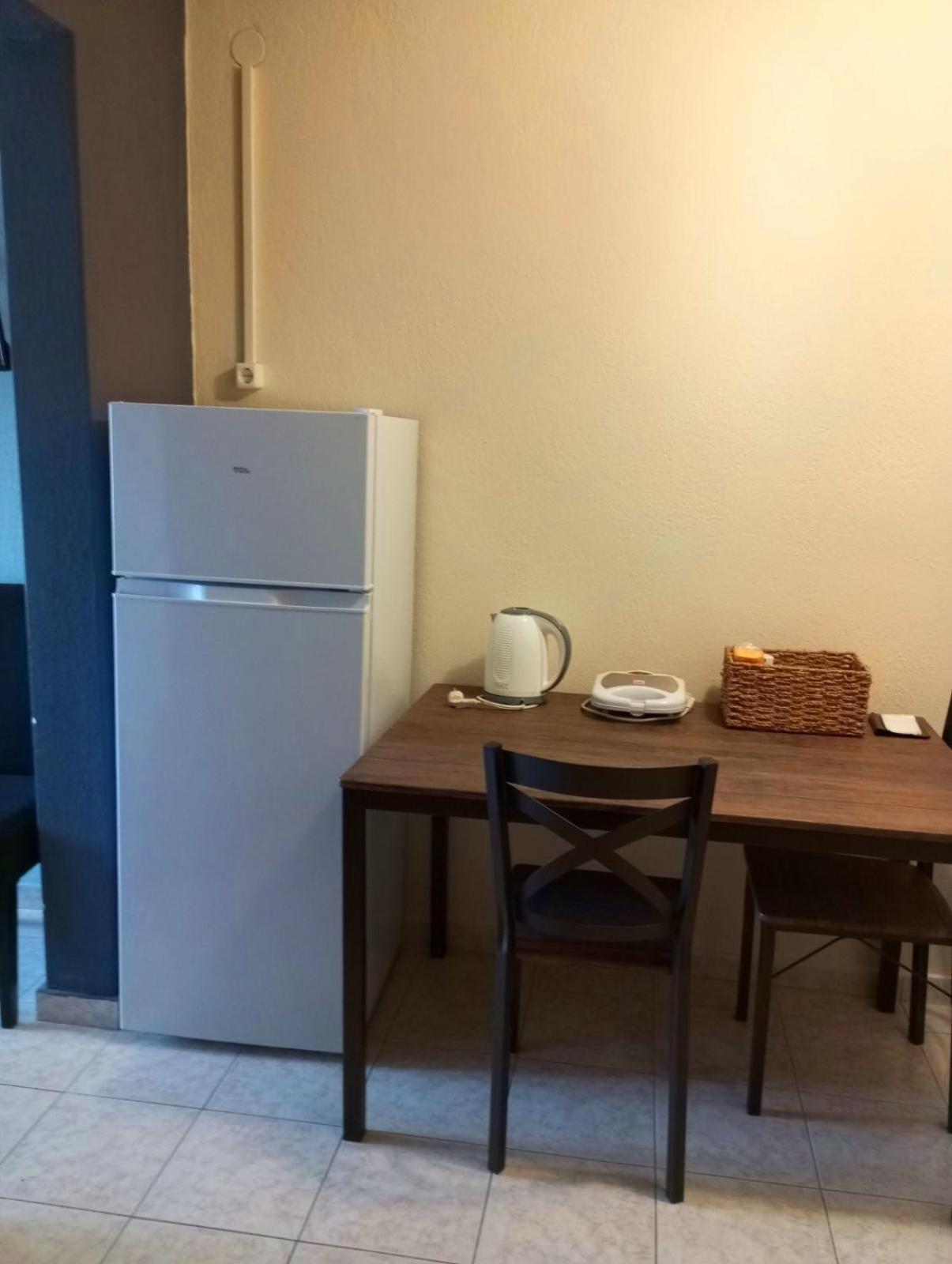 Noufara Apartments Nea Mesagkala Phòng bức ảnh