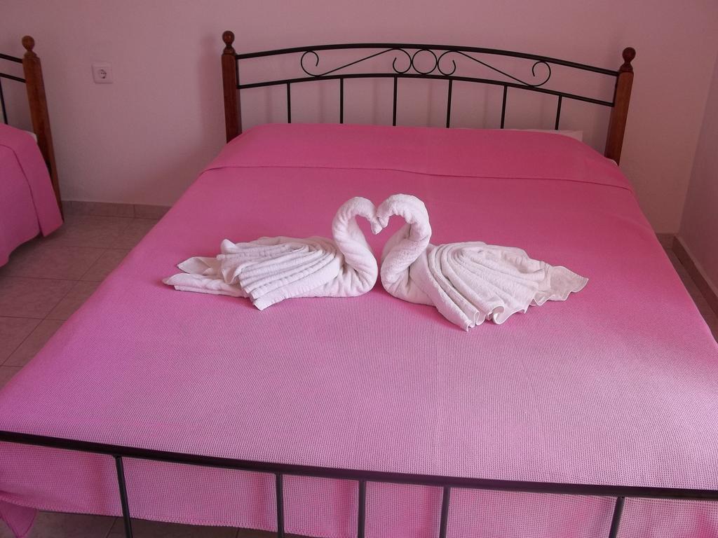 Noufara Apartments Nea Mesagkala Ngoại thất bức ảnh