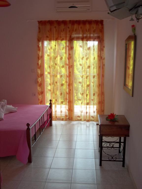 Noufara Apartments Nea Mesagkala Ngoại thất bức ảnh