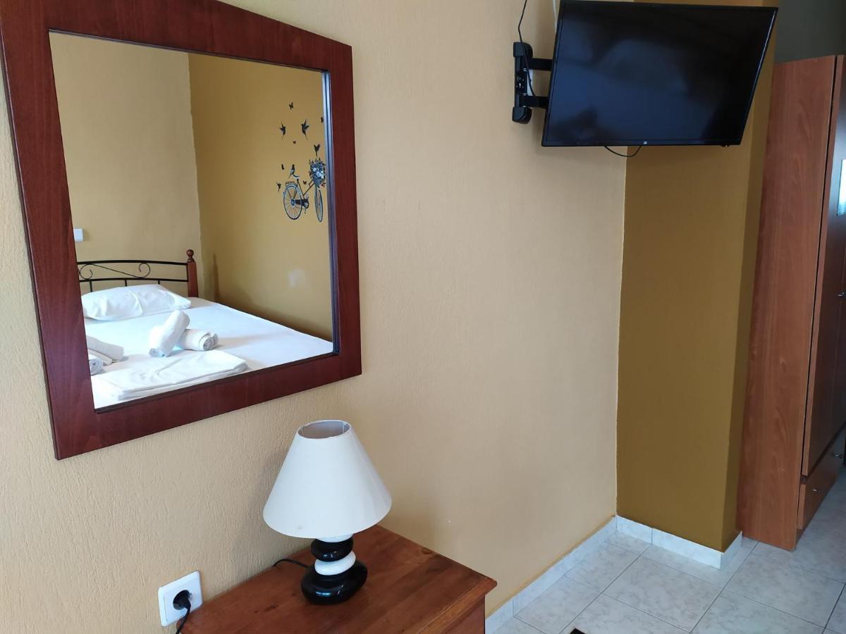 Noufara Apartments Nea Mesagkala Ngoại thất bức ảnh